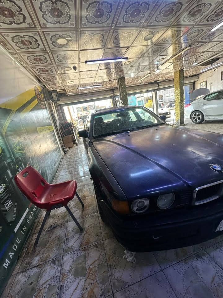 🔥 BMW 730i V8 للبيع 🔥
⛽️ شادّة منظومة غاز
🛋️ كشنات جلد
⚡️ تحكم كشن كهربائي
❄️ تبريد شغال وثلج
🔧 حدادية جديدة ونظيفة
💪 محرك وكير سليمات و مكفولات

📌 النواقص:

* جعمقة
* تحتاج صبغ وسمكرة للكشر

💰 السعر: 35 ورقة
🔒 قفل قفل قفل

السيارة واضحة وصريحة، والجاد يجي يفحصها بنفسه.

للاستفسار ***********

