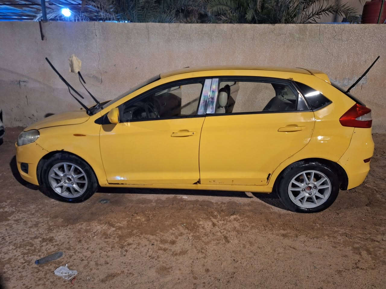 شيري فلاوي السعر ٢٥ وبيها مجال
مكينه كير كفاله 
حداديه جديدها كلها 
كهربايات كلها شغاله 
تبريد مكفول ثلج 
لا تنقيص لا تبخير لا نضوح 
سنتر لك كله شغال[ جام يصعد ينزل وغفال ويه سويج]
شاشه بلاديه 
سماعات 
دواخل جدد
سياره على وضع البلاد فقط بيها نقطات خياس بسيطه 
مثل ما بالصور 
راعيها موجود شرط التحويل 
سياره حره ما مطلوبه ولا دينار
هيئه غرامات صفر
***********
