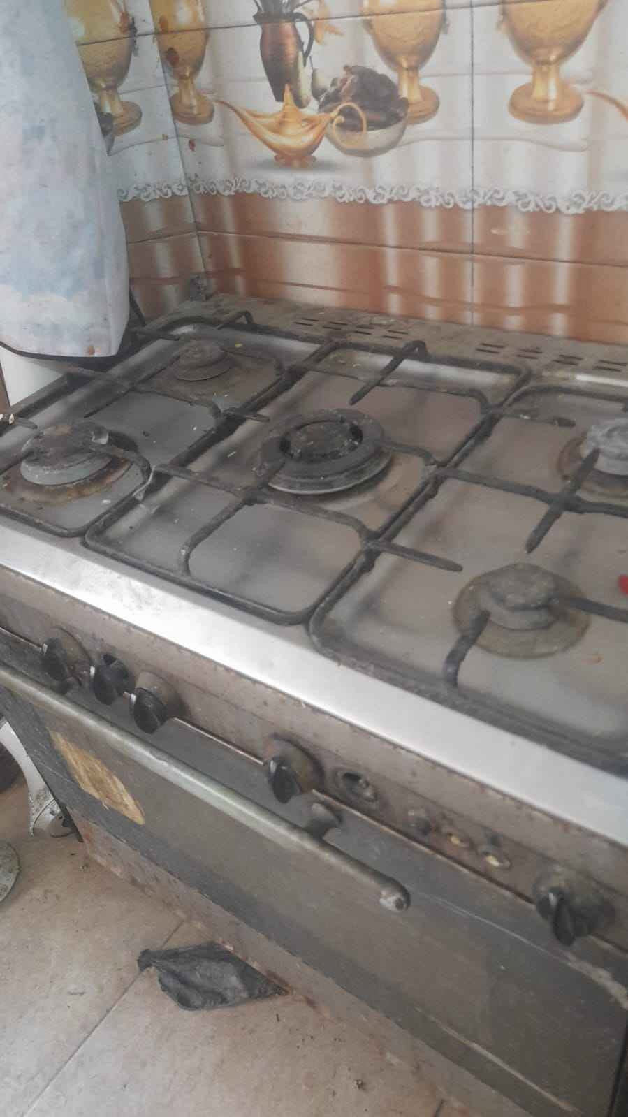 كاونتر بيبانه موجوده طباخ خمس عيون شغال بس يرادله تنضيف غساله شغاله تنشيفه شغال درام ماي ابيع شيله وحده مابيه شي البصره_ابي الخصيب عويسيان رقم هاتف *********** وتساب البصرة, العراق
