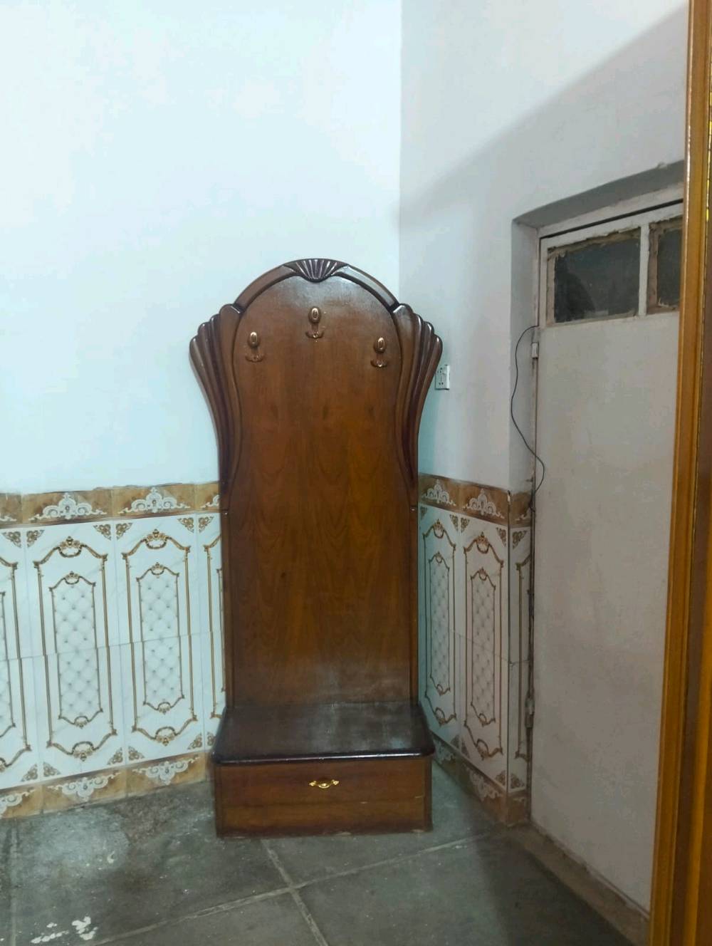 غرفه عراقيه صاج نضيفه خانات 7 استخدام سنتين فقط ما بيها ضرر ضخمه نهايتها 700 وبيها مجال