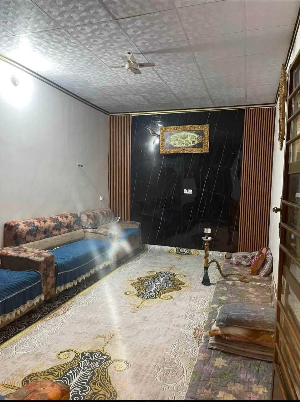 حي العباس المساحه 150م ركن على شارعين قرب المولد الاول رابع فرع بعد المولد غرفه 5/4صاله 6/4مطبخ 2/4ستقبال 6ونص/3ونص كراج واسع البيت سيراميك مامطبك بناء بلوك ودنك ***********
