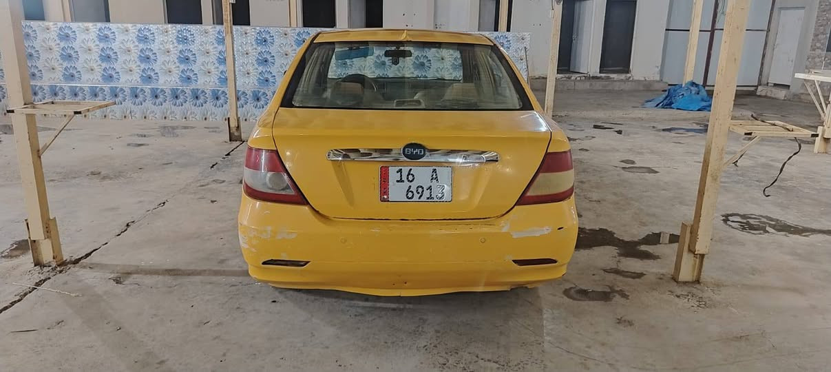 السلام عليكم بي وادي مديل 11مصفره هيئه وغرامه مداور ثاني يوم كير ومحرك وشواصي وحداديه كفاله مصبوغه عام جماليه السعر 38وبيه مجال بصيط اتصال على رقم ***********
