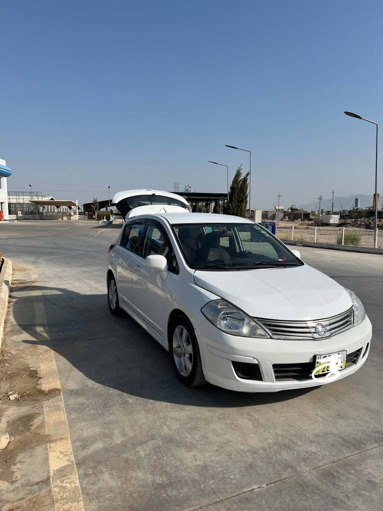 نیسان ڤێرسا
SL
جام کارەبایی
بەسمە

ویل کەپ
ABS
تحدیل سرعە
موسفاتی زۆر جوانە
سەنەوی تازەیە
ڕقم باریک ، ڕقم هەولێر بەناوی خۆمان
گێڕومەکینەبەشەرت
ساردی نیە، تەرزەی نیە
سێ پارچەی بۆیاخە، لای سەکنی تۆزێک ناوی گرتوە سەقفی زۆر جوانە، 
سعری 84گەڵا
شوێن حاجیاوا
***********
واتس ئابیشی لەسەرە رانية, السليمانية
