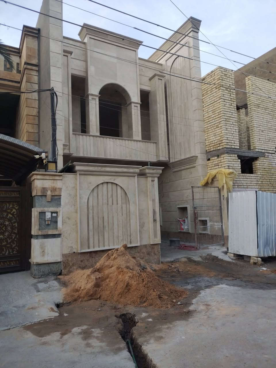 حي الحسين • ١٥٠م • ٥ غرف نوم