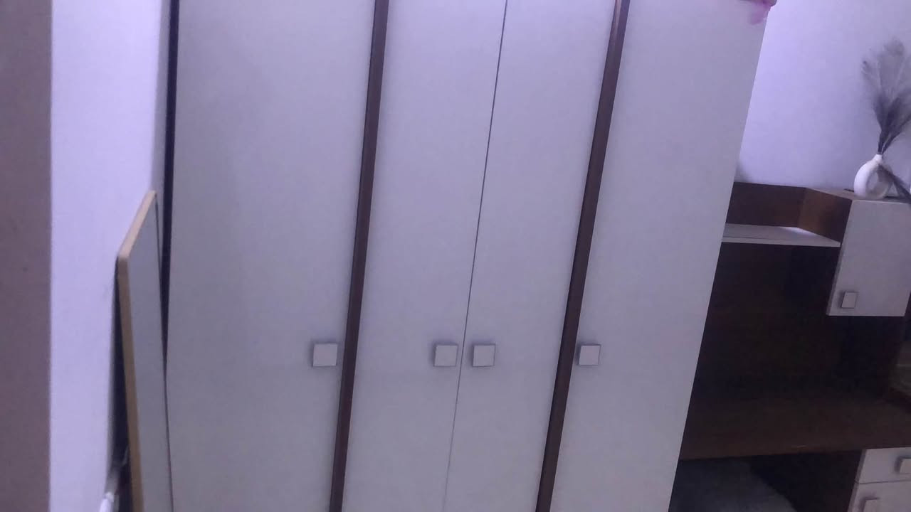 سلام عليكم غرفة اخشاب ام النفر نضيفة جداً بسعر مناسب اتصل وسهلة***********
