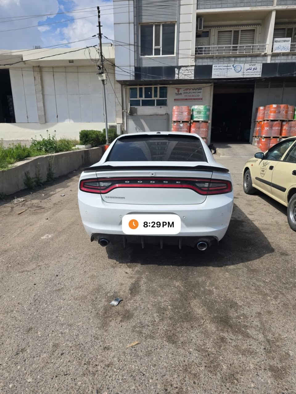 مكلف بنشر.                                                          سلام عليكم من رخصة الادمن جارجر موديل 2019 مواصفات sxt كلين تايتل لون أبيض للاستفسار اتصل على الرقم *********** ماشية 85 الف مايل السعر 207 ومجال مكان السيارة زاخو

