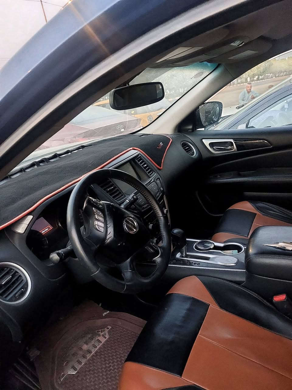 سلام عليكم  
نيسان بافندر 
موديل 2020 
ثلث قطع تبريد
7 راكب  
التحكم الخلفي منفصل  
6 سلندر 
 كامره 
حساسات خلفيه 
دفع رباعي 
حادثه من امريكا  جاملغ جهت اليمنه مدبل وبنيد بي شويه صبغ
بدون دواخل  
السياره  حلوه بل شارع وناعمه وقيادته مثل الاند  كروز 
رقم بغداد مداور ثاني يوم. 
مكاني حله قرب سيطره الاثار 
السعر 150 وبيه مجال 
للاستفسار ***********
