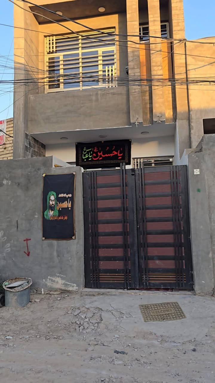 80 م سند اصفر حي البساتين حي السلام
اول فرع خلف انشائية 
ابو قتيبه 
تفاصيل البيت ...
طابق ونص 
البناء حديث 2025 
البيت كله طابوك .. كامل من كلشي 
نظام دكتات بي والسطح شتايكر 
الملحقات ويه البيت 
الكاونتر + الطباخ + السخان + التانكي والماطور 
والفرع جاهز كملو المجاري وان شا الله هاي الفتره التبليط 
واي استفسار الاتصال على هذه الرقم او المراسله *********** ابو موسى
