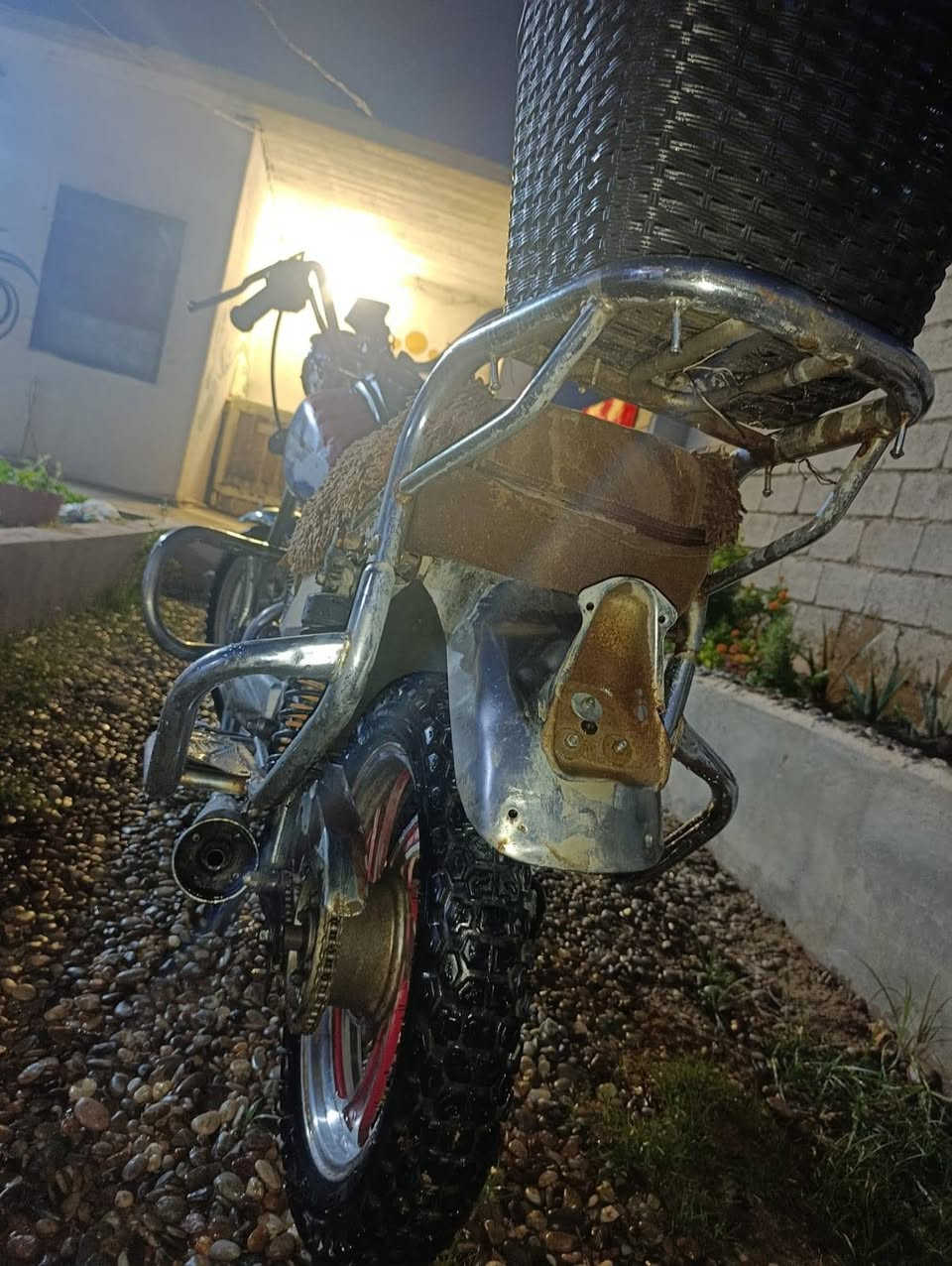 السلام عليكم موطور جني دبل بلك موديل 2014/للبيع 

🏍️🏍️ كما موضح بصوره 

الموطور شغال كلشي مابي
كهربائيات شغاله 
  السعر 200 وبي مجال للشراي
الاستفسار اتصال *********** أو مراسله 
@إشارة
