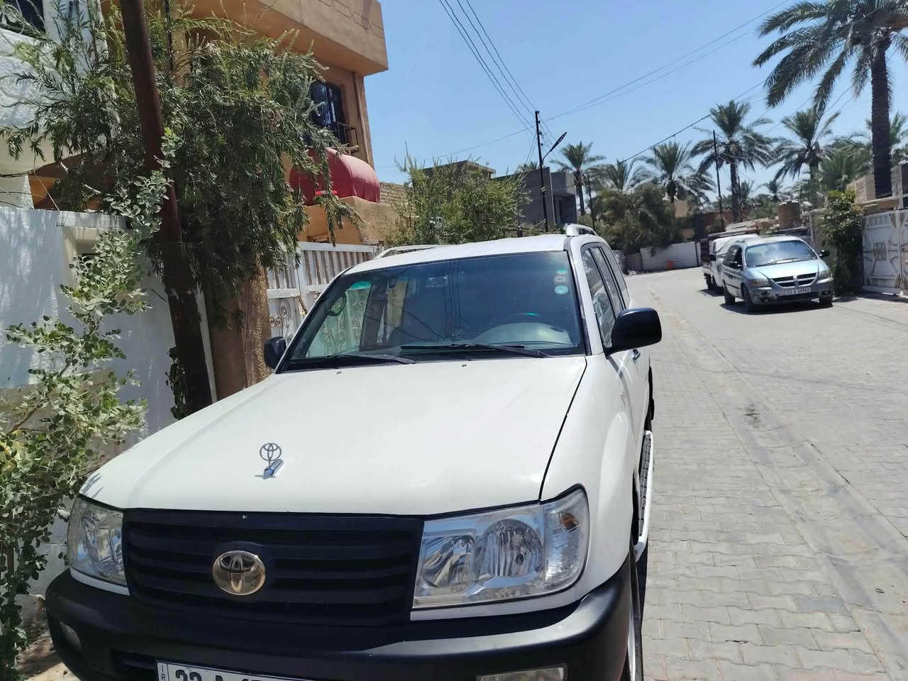 لاندكروز ستيشن موديل 2000 بسمي  قفل 120 بغداد المحموديه ناحيه الرشيد ***********
