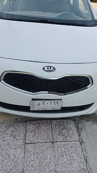 ٢٠١٤ • بدون حادث • شاشة وكاميرا