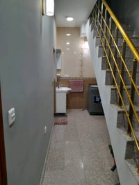 دار للبيع في اليرموك مساحة 67 متر واجهة 9  07731312028