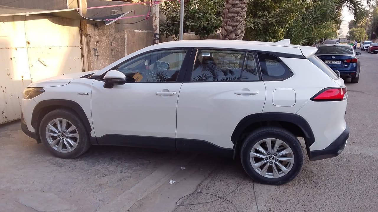 سلام عليكم
كورلا كروز 2021 ساز هايبرد / 
رقم اربيل باسمي سيارة مكفولة من البارد والصبغ 
احلى من الصورة بعد بصمة ابواب اشاير بالمري كهربائية 
بصمة تشغيل 
مكان السيارة بغداد الدورة سعر 160 بيها مجال بسيط 
للاستفسار ***********
