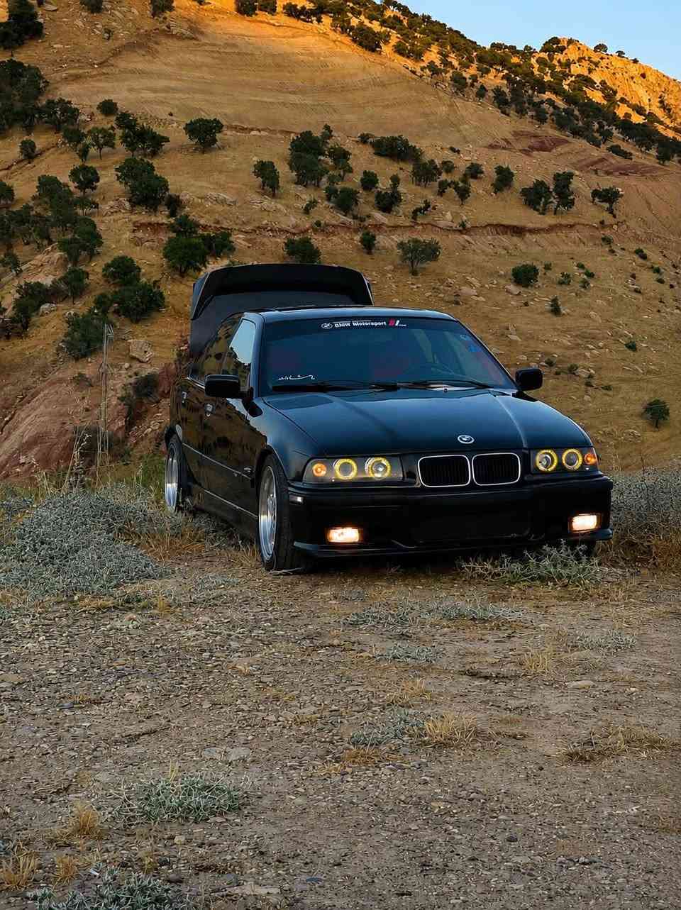 ماشاءاللة لەماڵی هەموو لایەک 
Bmw E36
مۆدێل١٩٩٢ ئاڕم پلاستیک بەشەرتی حاسیبە
فول فول مواسەفات کامل کراوە بە M پاکێج
سلایت تەبرید ساردوو گەرم 2جام کارەبای ئاوێنە کارەبای سیستم ئێمپیفایر عەقڵی حور گزۆز بەرمەجە و زۆر شتی تر مەکینە ٢٠ کەپس زۆر بەقوەتە گێڕی zf ئەکسلی قوفڵە 
موسو بڕاوە بەشەرت هەموو شتیکم نوسیوە موشتەری نی سەرم مەهێشێنە 
سعری 43 مەجالیکی کەم لە هەولێرە *********** أربيل, العراق

