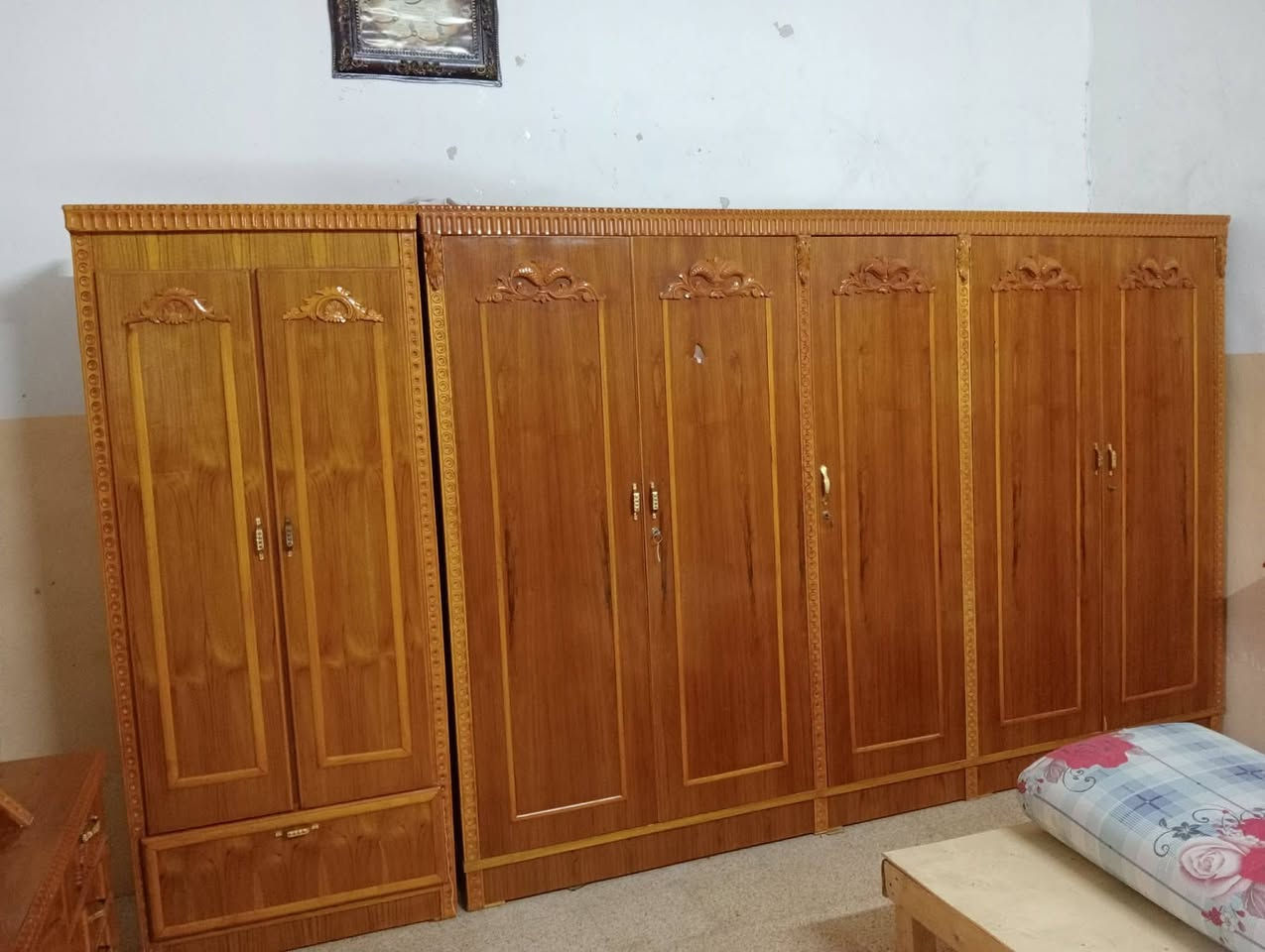 سلام عليكم غرفه للبيع شغل عراقي درجه ولى كامل غرضها موجوده خدش مابيها حيل نضيفه السعر 700 الف بيها مجال عنوان موصل جديده ***********
