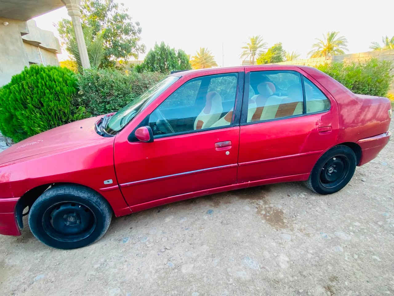 بيجو 306 للبيع  كير محرك شرط         تبريد شغال  تايرات نص عمر   السياره حره السعر. 27 وبيهه مجال  
***********
