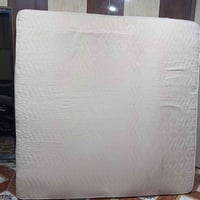 دوشك جربتيه عرض٢٠٠*٢٠٠ طول..للبيع عنوان خانقين سبعه نيسان.07708707708