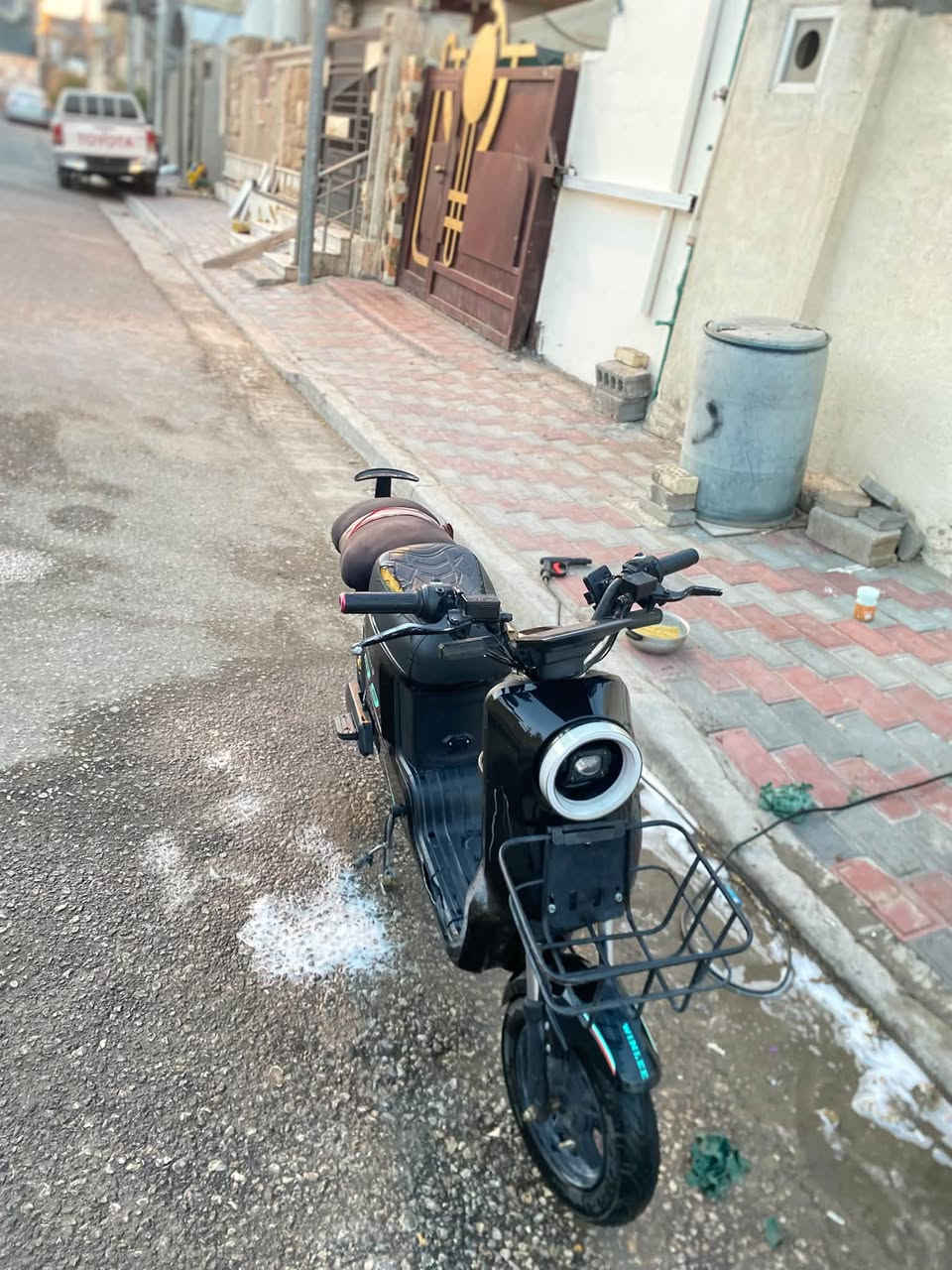 سلام عليكم دراجه شحن R9خمس بطاريات فول مواصفات اربع نمر مامبدل اي شي بي خاصيه بيك تعال شوف بعينك بس يحتاجله كشن الوره سعر 450بي مجال مكاني كربلاء ***********

