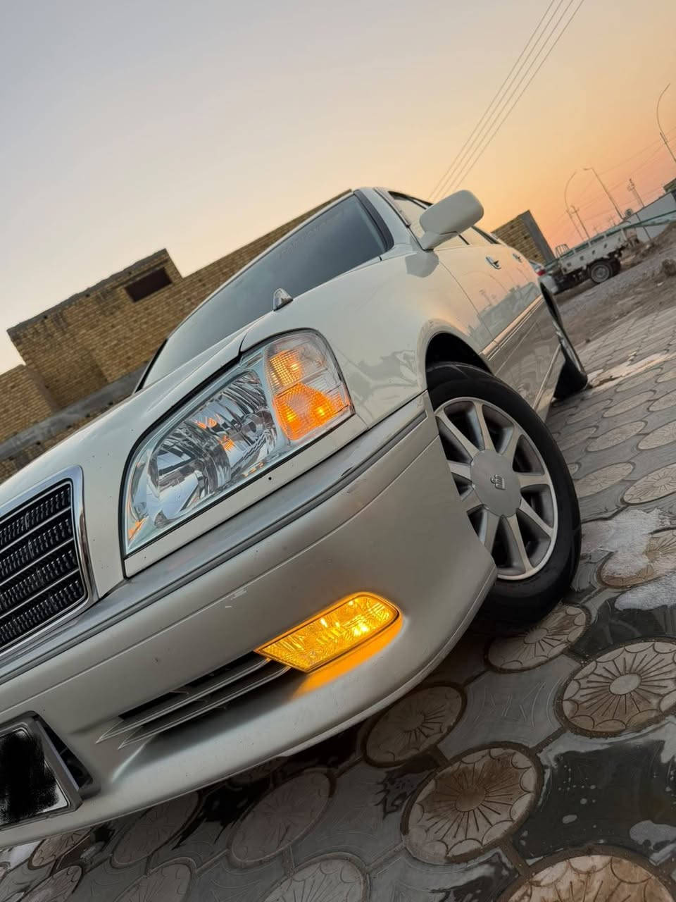 السلام عليكم جنون للبيع موديل 2003 كرستال دكمتين برده خلفيه خضراويه السياره دواخل بيجي  السياره مكينه وكير دي فور الجبير بعدها بلضمان صار خمسه ايام من شديتها حداديه خلي امامي توني مسويها تبريد ثلج تخم تاير جديد رقم بصره تحويل مباشر باسم المشتري السعر 140 $ مكان السياره ذي قار رقم الهاتف ***********
