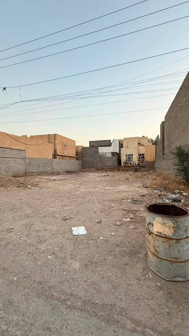 السلام عليكم 💙
قطعه ارض للبيع ✅

تكريت القادسية حي الجامعة📍✅

المساحه :300 متر ✅
الواجهه 10 النزال 30

عرض الشارع :15 متر تبليط ✅

للاستفسار اكثر مراجعة مكتب عقارات السردام📍✅

***********
***********
