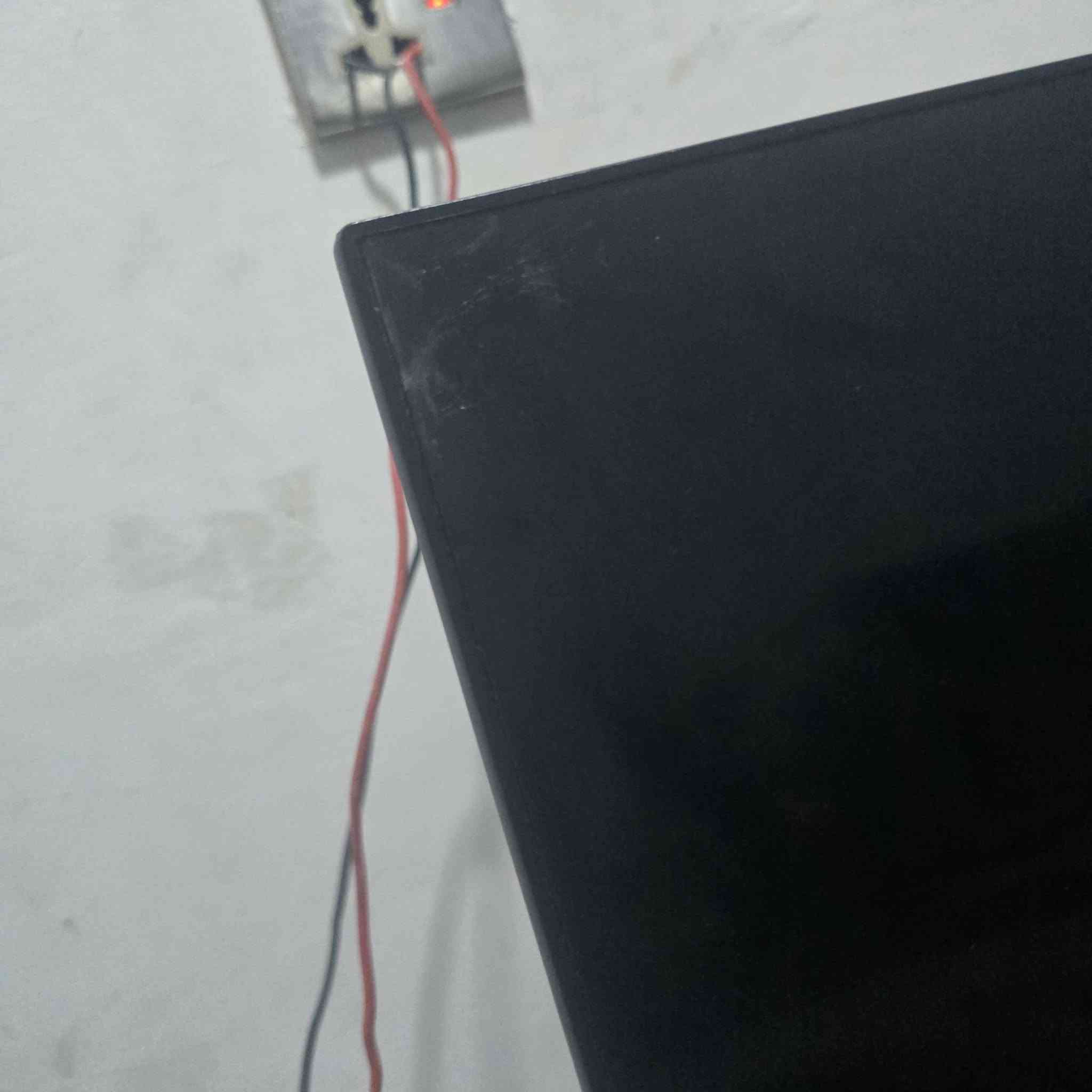 سلامه عليكم بلازمه كيمنك MASSنضيفه فقط كسر بل زاويه مثل ماموضح بل صوره ب 100و بيها مجال 
144HZ 
4kتدعم 
الشراي يراسني وات ساب ***********
