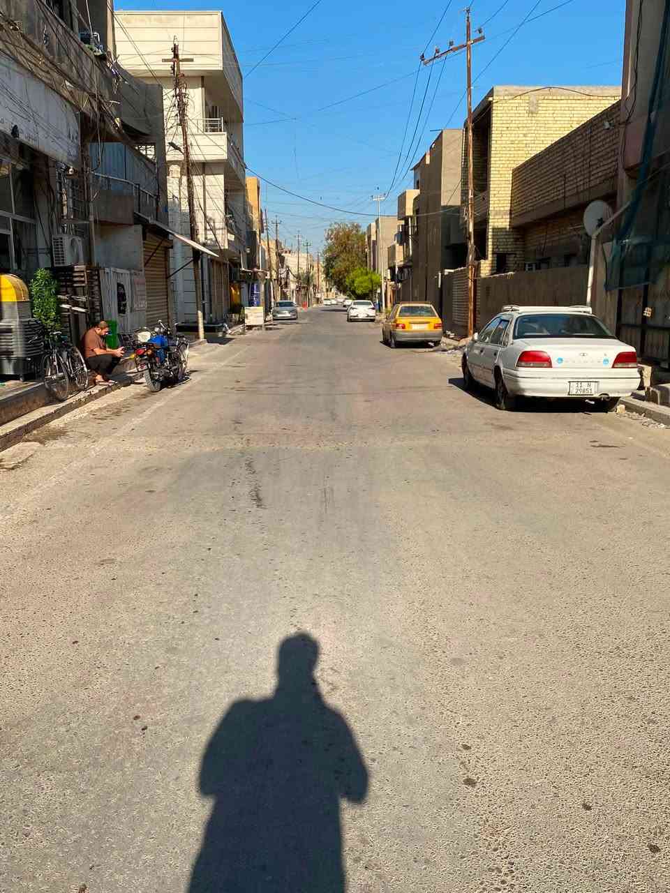 اخوان بيت 100 متر  لبيع نهاية الاربع شوارع 
شارع عبيد الفيتر زراعي 25 وكالة  على شارع الرئيسي 
           
      سعر البيت (108) مليون وبيه مجال  
 
البيت يصلح استثمار كون البيت وجهين على شارعين 
وجه البيت على شارع رئيسي وضهر البيت على شارع فرعي يعني تكدر تئجره كل طابق 400 الف 
لاكن البيت يحتاج إلى بعض الترميم 

اخوان بدون زعل دلاليه المكتب اخذ مليون 
وتساب ***********
