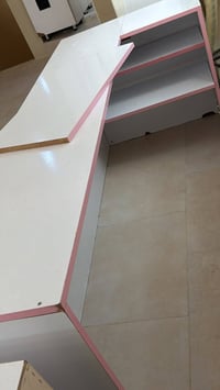ميز يرهم مكتبي مع مجرات ورفوف خشب اصلي وثكيل سعره ١٠٠ قفل مراسله واتسا...
