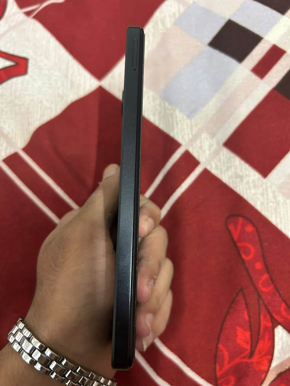 جهاز FLAT 2 للبيع - البصرة
المواصفات:
- الذاكرة: 256GB
- الرام: + 6GB ذاكرة افتراضية
- المعالج: Unisoc T606 ثماني النواة
- البطارية: 5000mAh تدوم يوم كامل
- النظام: DokeOS 4.2 / أندرويد 15
- الشاشة: 6.56 إنش
- الكاميرا: 13MP خلفية + 8MP أمامية
- يدعم شريحتين + ذاكرة خارجية

النظافة: 95% - استخدام قليل جداً، مابي لا خدش ولا طخه
الملحقات: جهاز + شاحن

السعر: 145,000 دينار قابل للتفاوض البسيط
المكان: البصرة ابو الخصيب

***********

نص مكتوب في الصور:
- ۹:۱۸ ص لمحة عن الهاتف اسم الجهاز FLAT 2 4.2 DokeOS 4.2 FLAT2_NEU_S6068_ V1.0_A15_20260813 V06 مساحة التخزين المستخدم ٢٢,٣غيغابايت/٢٥٦,٠غي المعالج Unisoc T606 ٨ أساسي ماكس ١.٦غيغاهرتز الطراز FLAT 2 ذاكرة ٤,٠غيغابايت+١٠,٠غيغابايت سعة البطارية 5000mAh الكاميرا 13MP ميجابكسل+ 8MP مساحلكسا دقة الشاشة 720x1612
