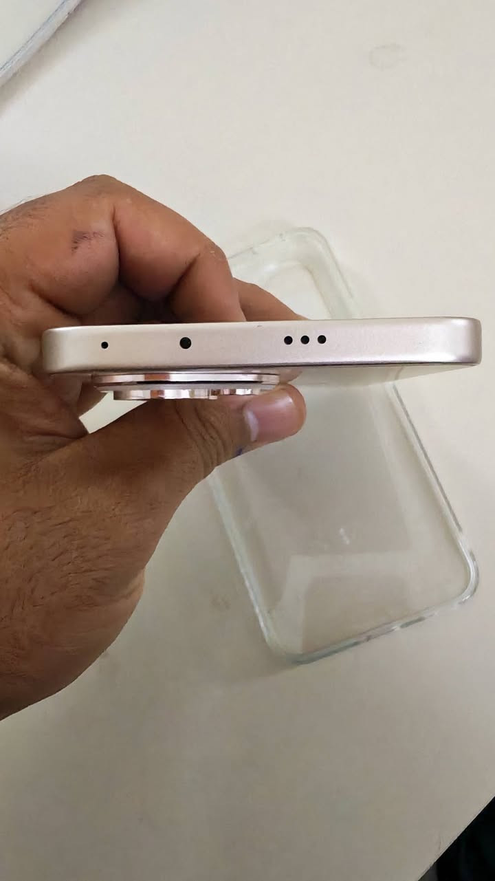 جهاز هونر 400 ذاكره 512/12  نضافه الجهاز 100/99
ميحتاج شرح الجهاز معروفه مواصفاته السعر 430 للتواصل
***********  المكان بغداد البلديات...
