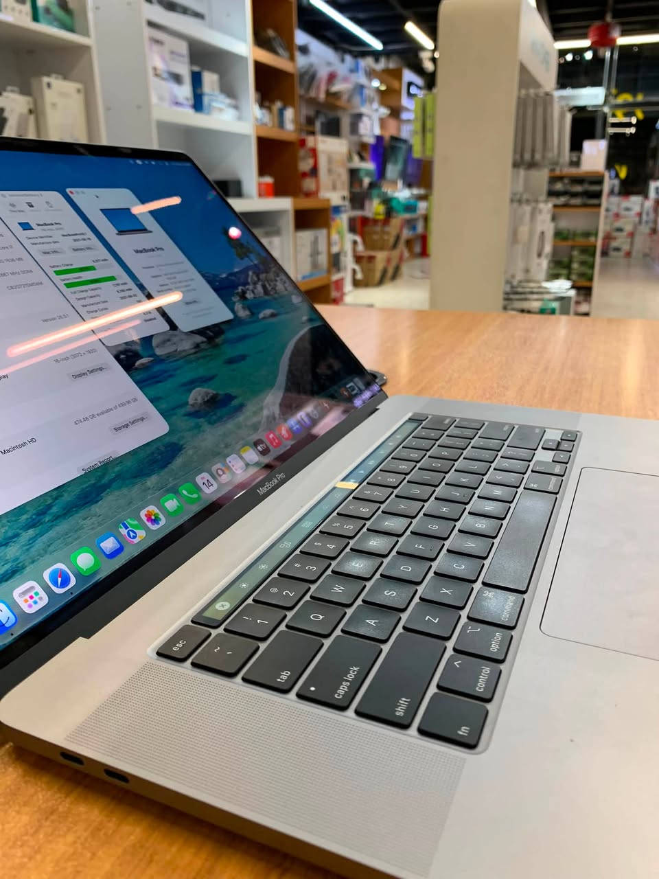 MacBook Pro 2019 16”
intel Core i7 Gen 9 
Ram 16 GB
Hard 500 GB
Battery Cycles 185
Clean 99% 
جداً نضيف و مشحون قليل 
مفيد للاستخدام العالي و المتوسط و الدراسي
وياه شاحنة اصلية 96W
***********
كربلاء حي الحسين
