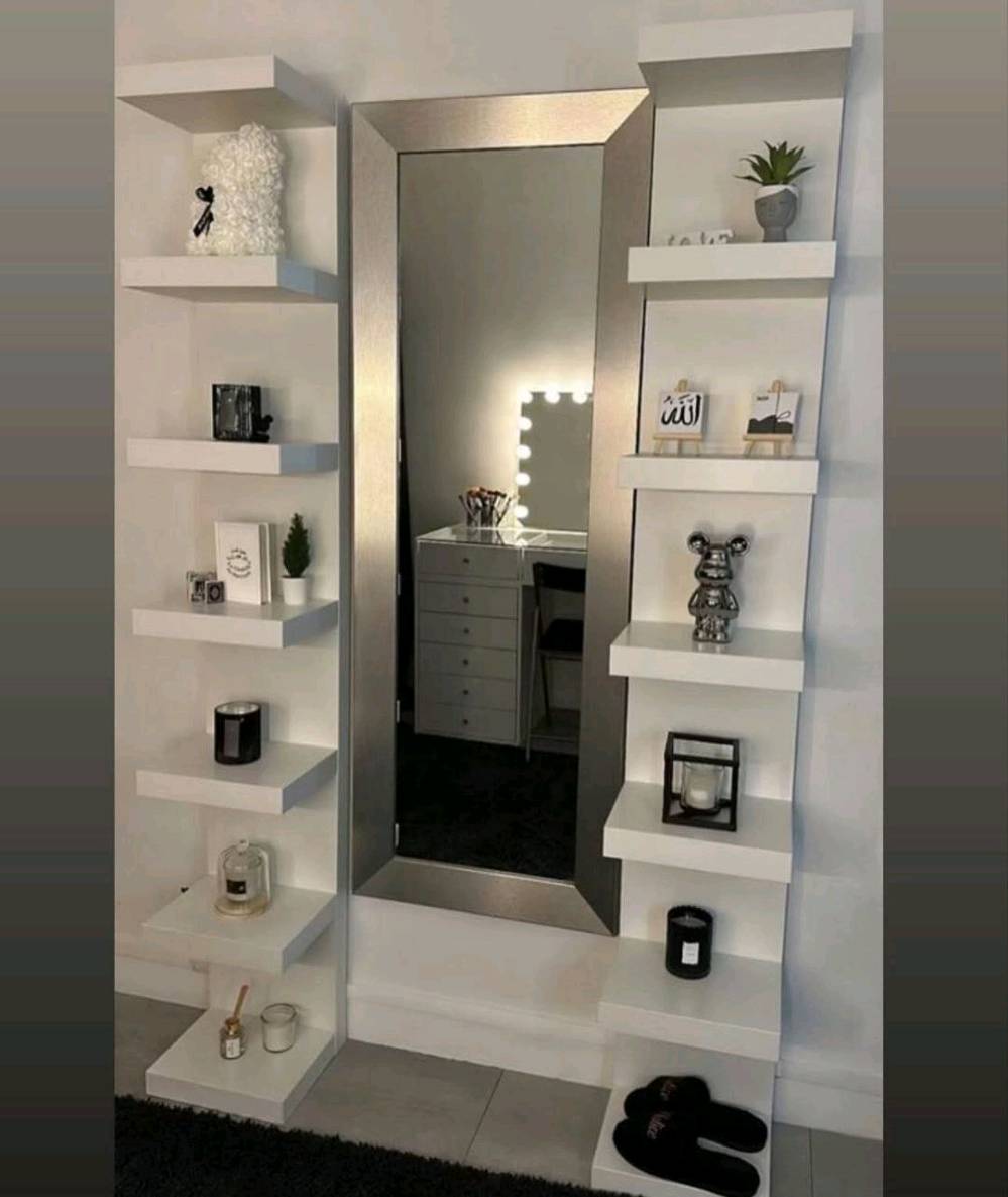 شوفوا جمال الرفوف والترتيب 😍😍

ابعادها 
130 x30 سم 

السعر 70