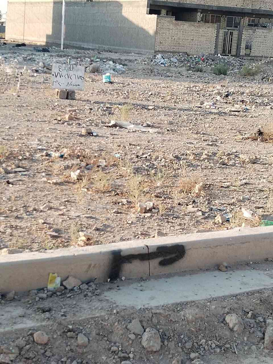 قطعه أرض للبيع المساح ٢٠٠متر زراعي سند ٢٥ التاجي مقابل جسر الدور شارع عكار عبد الله السعر ٦٥ هاتف ***********
