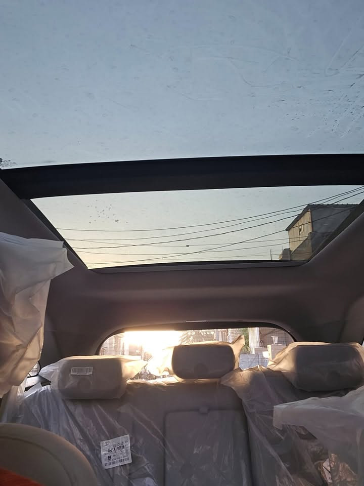 السلام عليكم للبيع سرنتو موديل2023 خليجية واحد ع واحد كامل موصفات من عده الكشنات  مخمل محرك ستة سلندر شفتات سترين موس الكير بولي راما  السعر 268$ باقي التفاصيل اتصل على الرقم وبخدمتك 
الهاتف ***********
