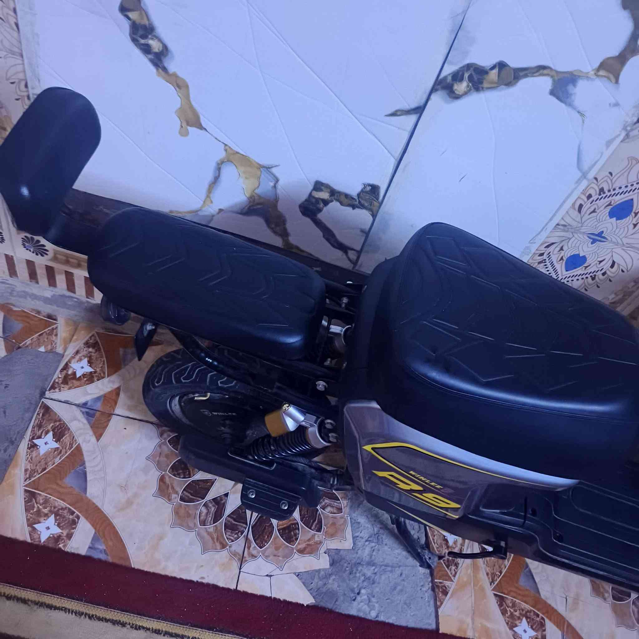 آر9 • جديدة • ملحقات كاملة