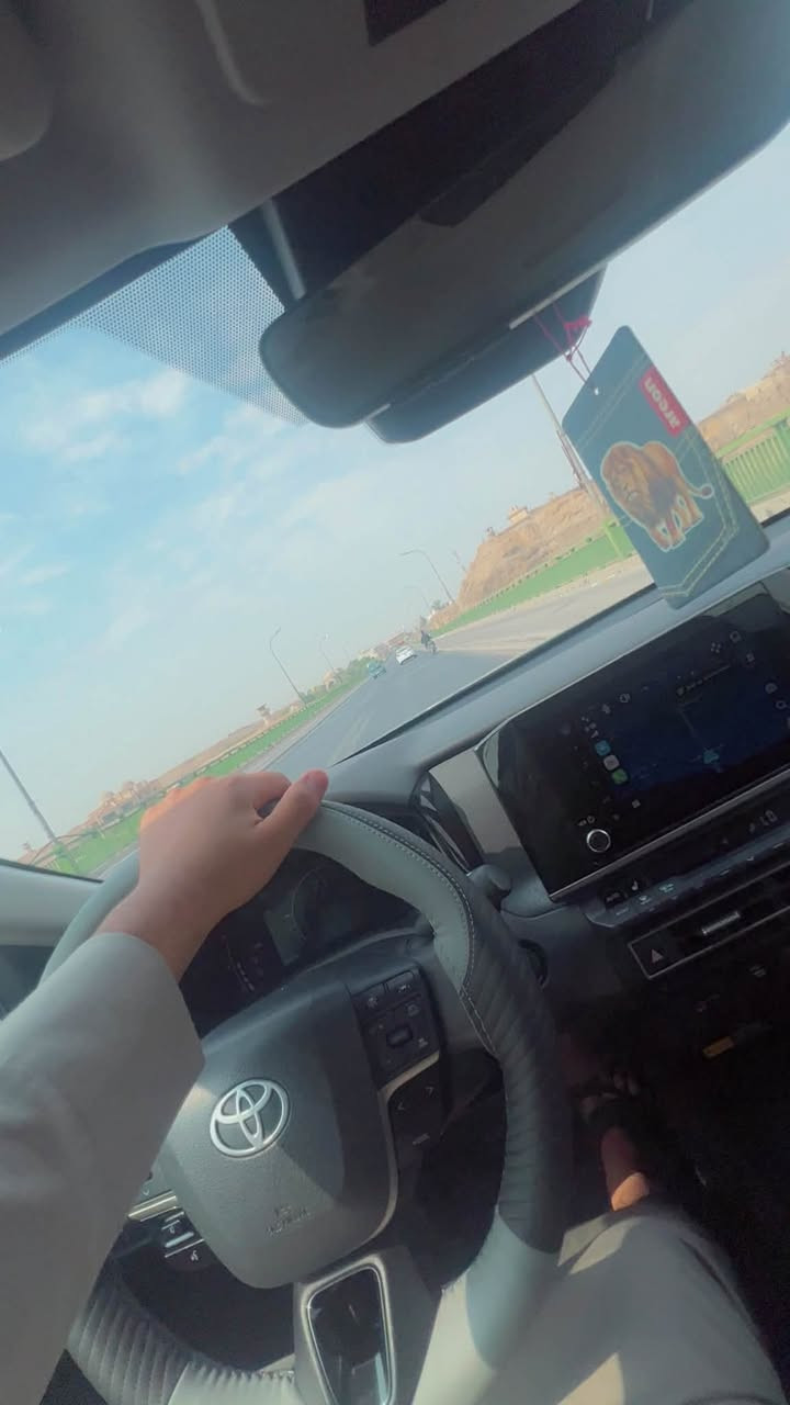 🔥 للبيع كامري 2025 هايبرد وارد أمريكي 🇺🇸 🔥

🚘 Toyota Camry 2025
🖤 اللون: أسود
⚡ Hybrid هايبرد
🇺🇸 وارد أمريكي
📋 مواصفات عادية

🔹 محرك 2.5L هايبرد
🔹 قير أوتوماتيك
🔹 دفع أمامي
🔹 تشغيل بصمة
🔹 دخول ذكي
🔹 شاشة وسطية
🔹 كاميرا خلفية
🔹 حساسات
🔹 مثبت سرعة
🔹 تحكم بالمقود
🔹 بلوتوث
🔹 USB

🔹 مقاعد مريحة تحكم بل مقاعد
🔹 أنظمة أمان ومساعدة للسائق
🔹 نظام تحذير من الاصطدام
🔹 تنبيه مغادرة المسار

🔹 جنوط أصلية
🔹 داخلية مرتبة يراد تنضيف فقط

✨ سيارة اقتصادية، بصرفية ممتازة
 
ضرر ثلاث قطع  قطعه بلاد

💰 السعر: 175  

📍تكريت  

📞 للاستفسار: ***********
