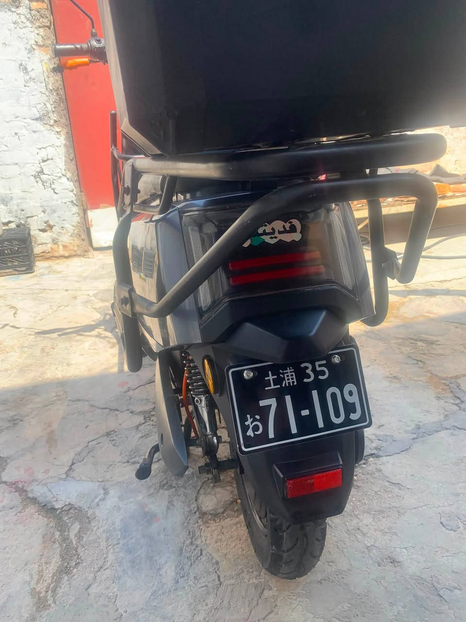 ماطور شحن للبيع

شركة كولدن 680

لون سلفر 

6 بطاريات يقرن 10 ونظيفات

أي نقص مابي

نظيف مثل مموضح بالصور وبعد احسن 

السعر550 متوازي عل بيعتة 

العنوان الرمادي حي البكر قرب النادي الملكي

للاستفسار الإتصال عالرقم وتدلل ***********

