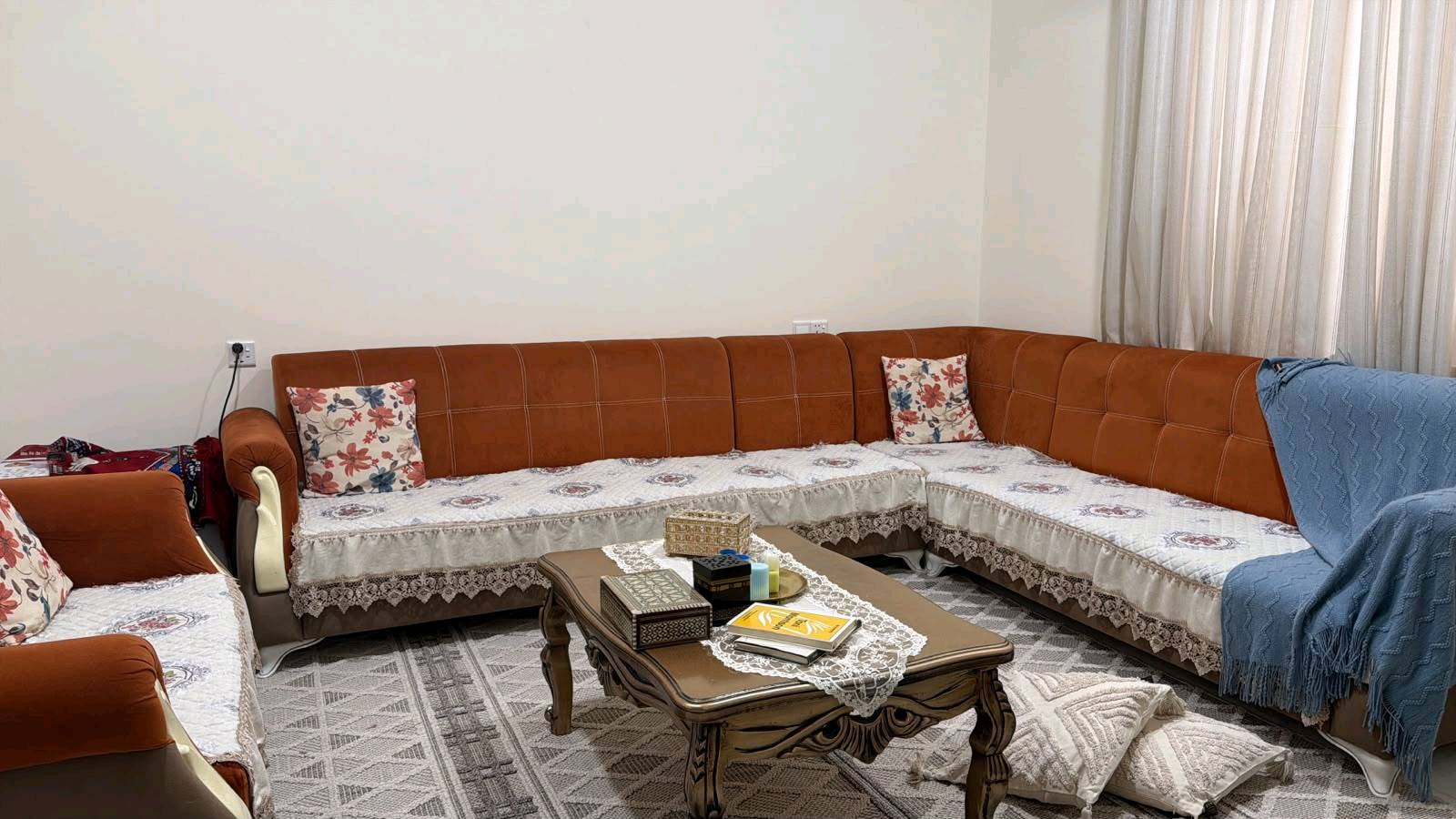 تخم • ديوان • للبيع
