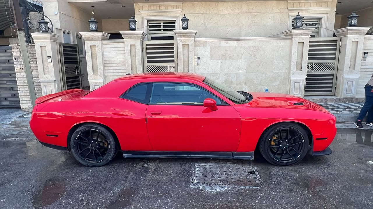 السلام عليكم
جالنجر 2021 
مواصفات sxt 
ماشيه 80الف
قطعتين صبغ 
محدثه كت srt بنيد ودعاميه وويلات 
السياره بيها ملاحظه موضحه بلصور بلجاملغ الخلفي
المكان الكراده شارع 62 
التواصل على هاذ الرقم فقط ***********
