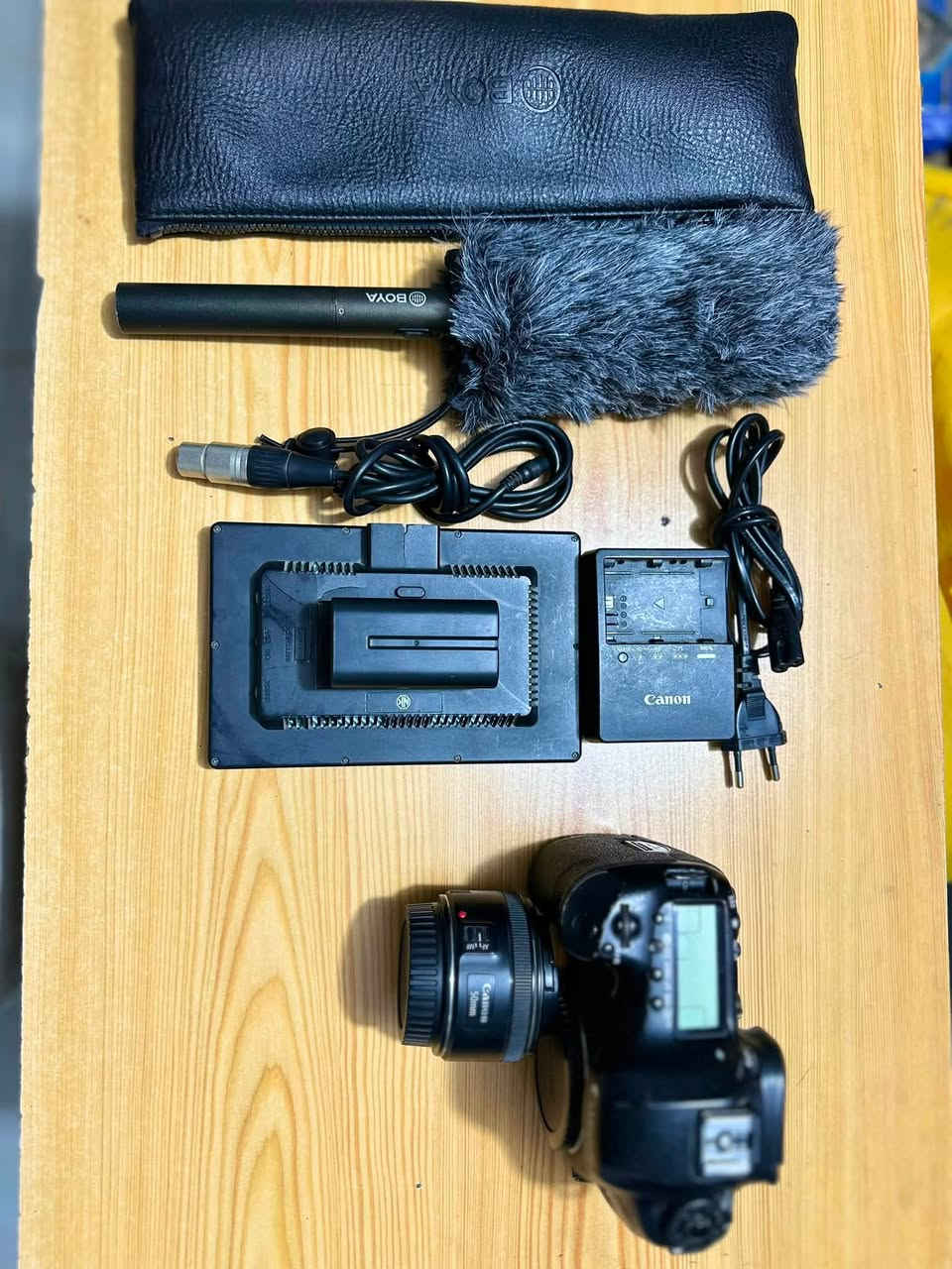 * كاميرا كانون 5d Mark iii مارك 3
* مايك بويا مع جميع ملحقاته
* عدسة كانون 50mm *1.8
* بيبي لايت مع بطارية اصلية
* شاحن كانون اصلي مع بطارية كاميرا 
* ⁠حقيبة كاميرا مقسمة بحالة جيدة
*گرب بطاريات اصلي 
السعر 800 وبي مجال للشراي
مكاني ديوانية 
للاستفسار:
***********
