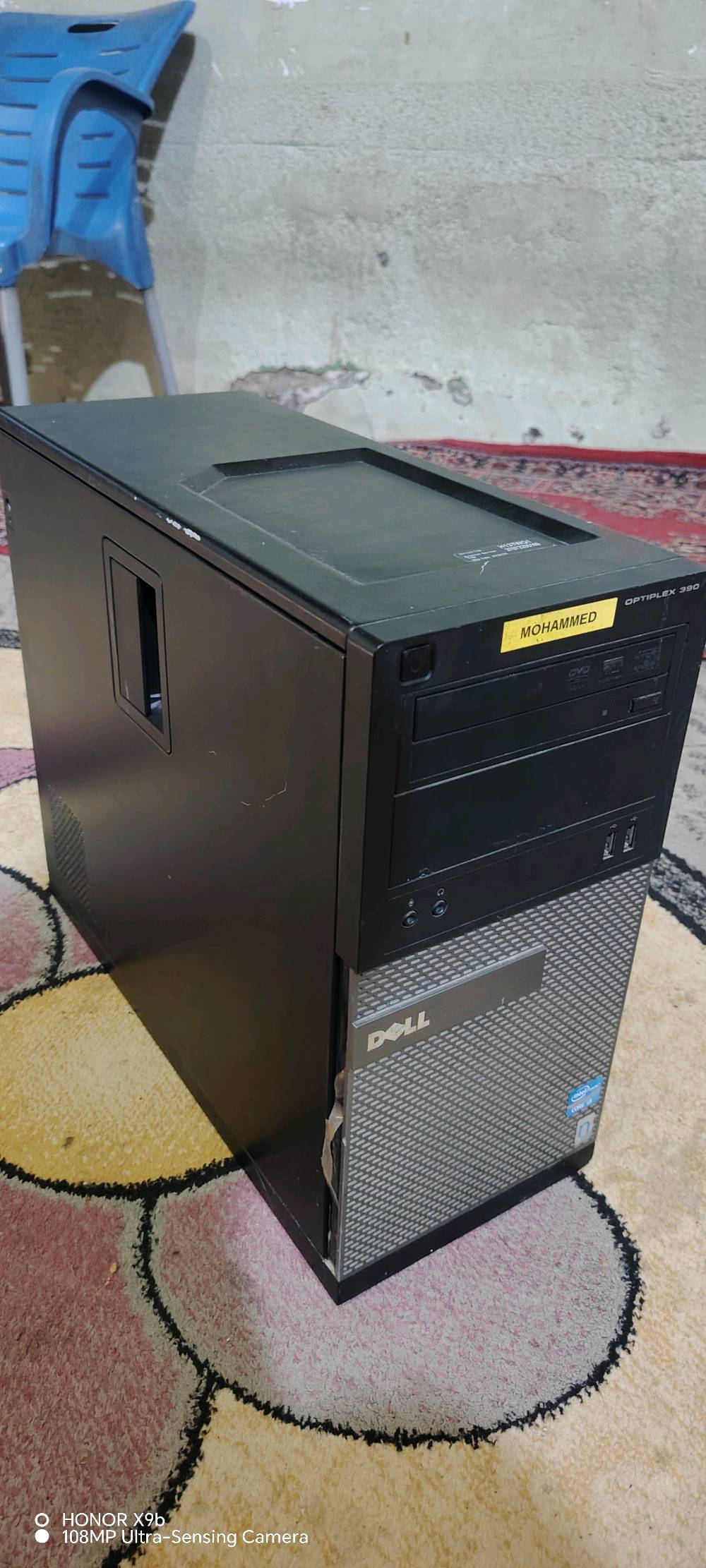 للبيع تجميعة كاملة مع الملحقات
المواصفات:
• Core i3 2100
• رام 8GB (قابل للزيادة)
• هارد ثنين الاول 500GB والثاني 160GB
• شاشة 19 إنج
• كيبورد + ماوس
• سبيكر ضوئي
• واي فاي
✔️ جهاز نظيف وشغال بدون مشاكل
✔️ قابل للتطوير للألعاب القوية (رام + كرت شاشة + معالج ضمن نفس الجيل)
✔️ مناسب للدراسة، التصفح، الألعاب الخفيفة والمتوسطة 
💰 السعر: 135,000 دينار
📍 الموقع: الناصرية قضاء الشطرة
📩 للتواصل خاص
عيني شنو الموديل الكامل للكمبيوتر/الكيس بالضبط؟ الظاهر Dell OptiPlex 390، وإذا تعرف رقم المعالج أو السوكيت هم اذكره حتى يبين للزباين أوضح.: 
نوع الكيس: Dell Optiplex 390 المعالج Core i3 2100 
هارد الـ 500GB شنو نوعه بالضبط: HDD لو SSD؟ وإذا ممكن تذكر إذا النظام ويندوز شغال وجاهز لو بس هاردات فارغة.: 
الهارد عدد ثنين HDD الأول 500GB والثاني 160GB 
الشاشة الـ 19 إنج شنو موديلها أو نوعها؟ وهل بيها HDMI لو VGA بس؟: 
شاشة حجم 19 إنج نوعها hp LV1911 تعرض من خلال منفذ VGA والكيس يحتوي ايضاََ على منفذ HDMI 
بالنسبة للتسليم، انت تسلّم بالشطرة لو داخل الناصرية هم؟ وهل عندك توصيل أو استلام يد بيد فقط؟: 
لا يوجد توصيب
إذا أكو ملاحظات بسيطة على أي قطعة من التجميعة أو على العمر/الاستخدام، اذكرها بصراحة حتى يكون البيع أوضح للمشتري.: 
الكيس بدون اي مشاكل