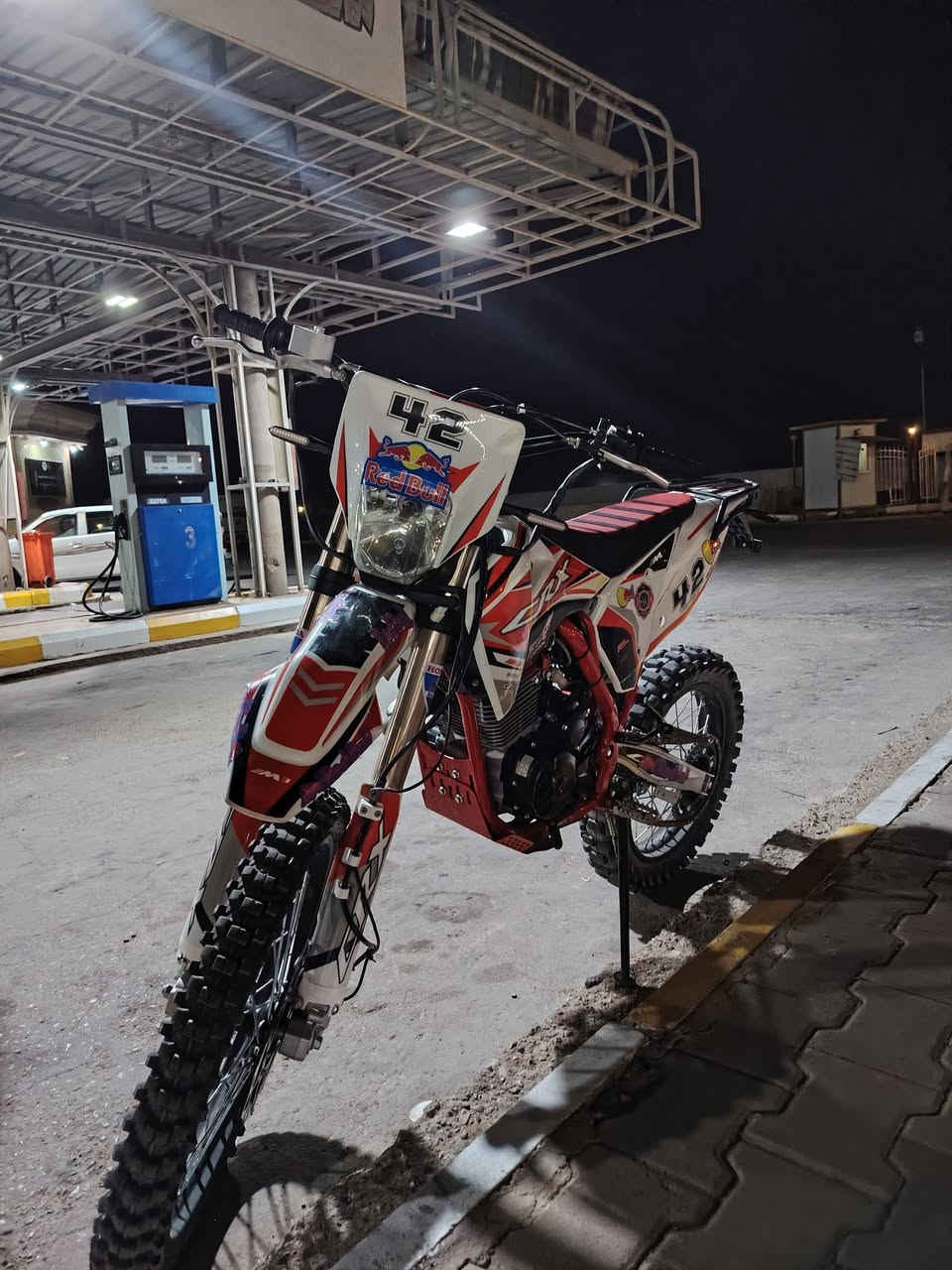 السلام عليكم
قفاز crx 2025 350ccطالعه 2026 شهر الثالث دراجه فول مكفوله السعر 1600وبيه مجال دراجه نضيفه حيل وكيل  مكاني العماره تواصل واتساب او اتصل  الدراجه كلشي شغال وهذا رقمي ***********
