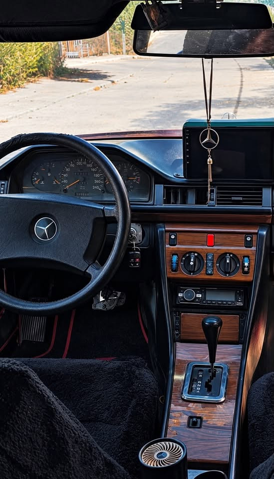 مرسيدس موديل 1990 🚘
📋 سنوية لغاية 30
👤  وكالة أو تحويل
📍 قواعده بلاد
✨ شاشة | تبريد | كاميرا
🔑 السيارة بدون عيب 
💰 السعر: 54
📍 المكان: ديالى
📞 *********** واتساب
