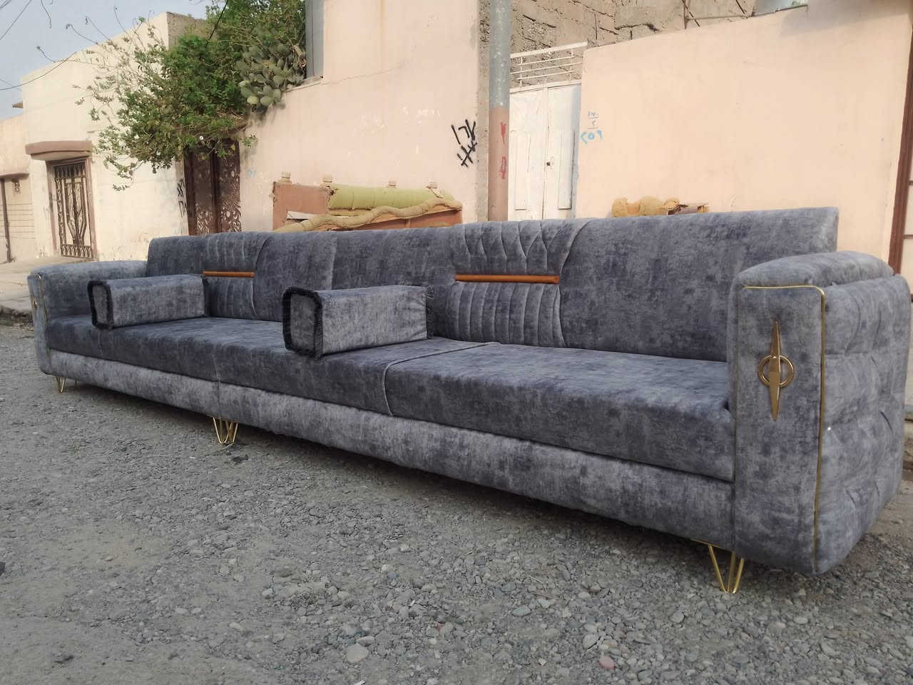 دوشمه ابو ايمن تحديث ديوان مستخدم وفصال جديد حسب الطلب العنوان حي العريبي  للاستفسار الاتصال على ***********

نص مكتوب في الصور:
- قبل الشغل
- بعد الشغل