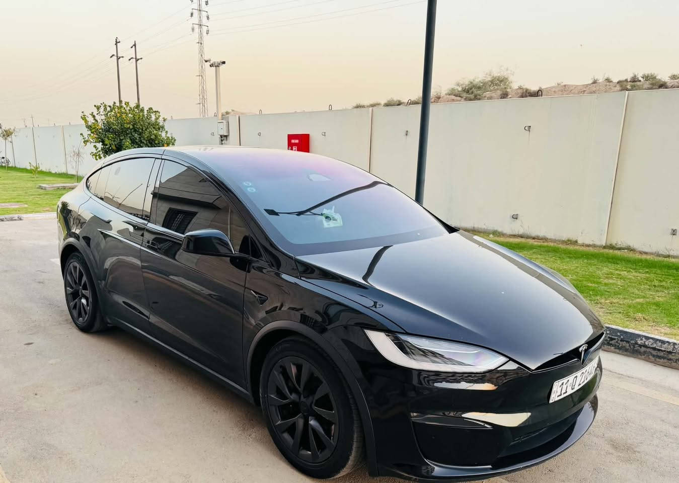 تسلا موديل X Long Range موديل 2023
حادث دعاميه قبق جنطه بدون ايرباك 
المحرك: كهربائي بالكامل⚡️
Dual motor
بطارية كبيرة
تمشي بالشحنه 600km
بدون ايرباك 
‎شاشة متحركه
وارد امريكي 
670 حصان
‎المواصفات:
(Soft Closing) أبواب شفط
5 ركاب
كروز كونترول ذكي
ستيرن تدفئة كهربائي
كراسي كهربائية مع ذاكرة وتدفئة
(Navigation) نظام ملاحة
باب شنطة كهربائي
Home Link نظام
ساوند سيستم فاخر
كاميرا رجوع
(Brake Assist) نظام مساعد الفرامل
نظام الثبات الإلكتروني
تحكم أوتوماتيكي بالإضاءة العالية
(Keyless Entry / GO) دخول وتشغيل بدون مفتاح
أضوية LED أمامية
(Dynamic Steering) توجيه ديناميكي
كبح طارئ أوتوماتيكي
نظام تحذير من التصادم
مراقبة النقطة العمياء
تحذير مغادرة المسار
تنبيه حركة المرور الخلفية
كاميرات محيطية 360 درجة
حساسات محيطية 360 درجة
نظام مساعد الاصطفاف
نظام ترفيهي داخلي
بلوتوث و AUX
والمزيد من المميزات الحديثة
مكان السيارة : الكراده 
رقم التواصل : ***********

