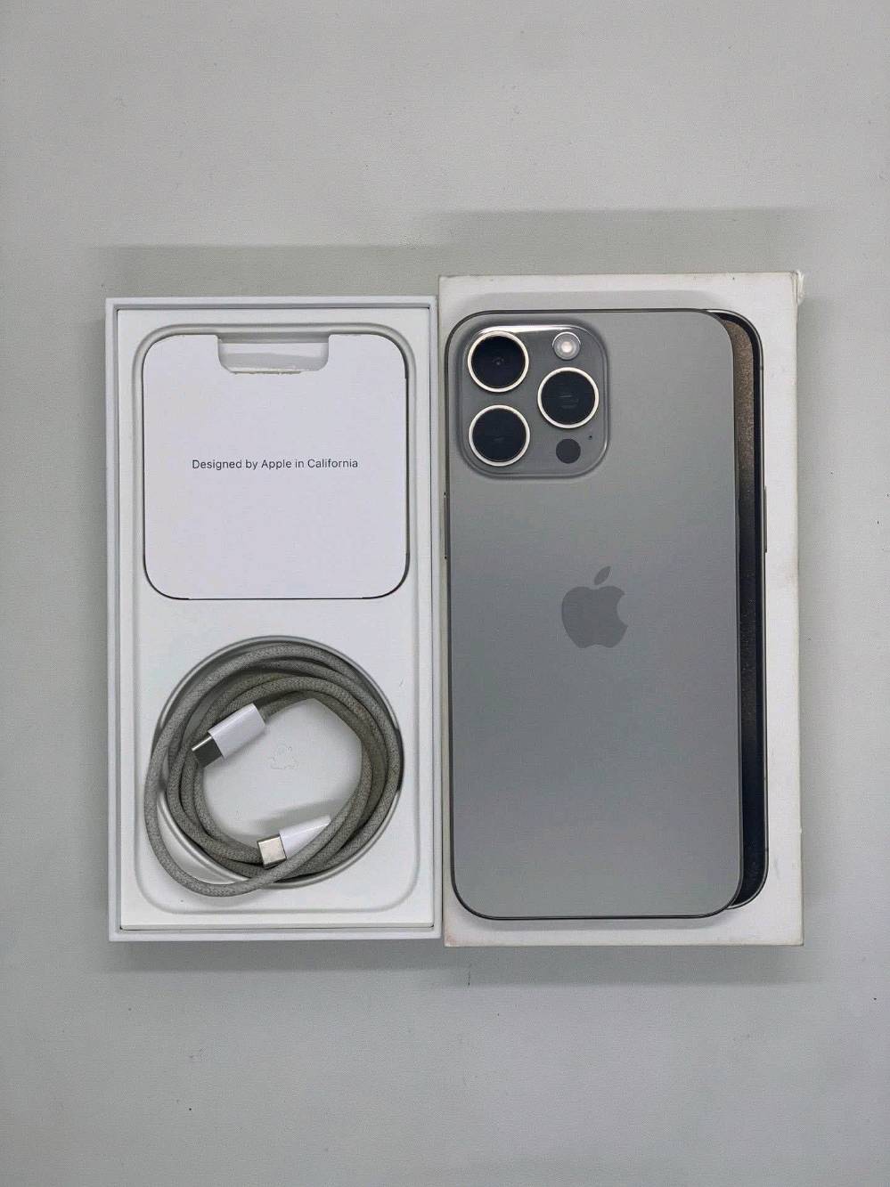 iPhone 15 Pro Max للبيع📱
🩶 اللون: تيتانيوم
🖨️ الذاكرة: 256GB
🌏نموذج (M)
🔋البطارية: 86% (عدد الشحنات 725)
✨حالة الجهاز %100 وتر برو 
🔧نظيف 100% وبدون أي شخط 
⚙️الجهاز كفالة (بدون أي تصليح)
🎁الهدايا والملحقات:
➕لزقة شاشه (BLACK)
➕لزقة كامرات 📸
➕كيبل شحن قماش (الاصلي)
💰السعر 1،150،000 (بي مجال ✨)
📍﻿﻿الموقع: بغداد _الحسينية _الراشدية
🔍﻿﻿شرط تفحص الجهاز يلا تسلم الفلوس
📞 للتواصل: ***********