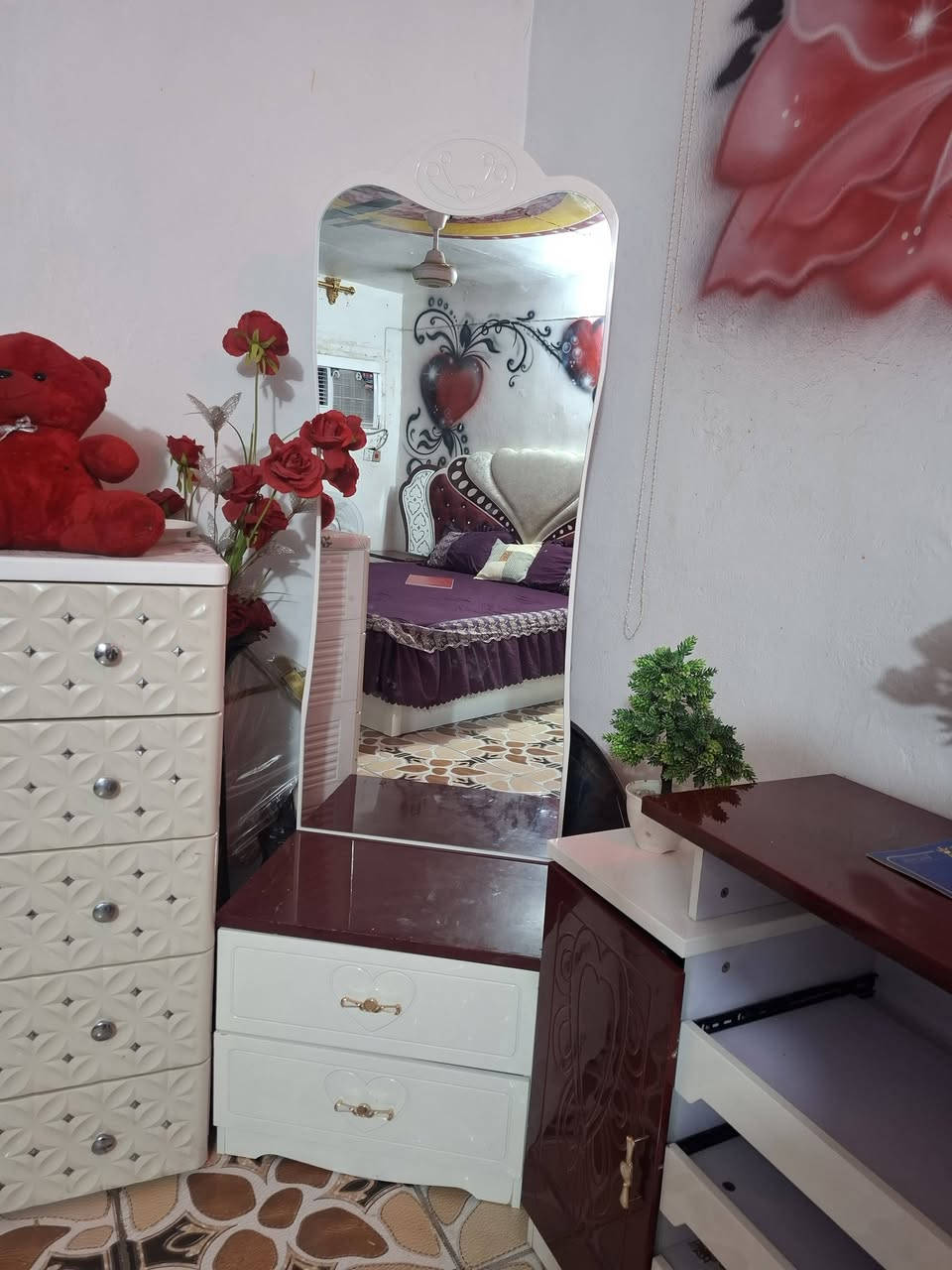غرفه نوم مستخدم للبيع كلش نضيفه
السعر ٩٠٠ وبيه مجال الشراي اتصل
***********
***********
