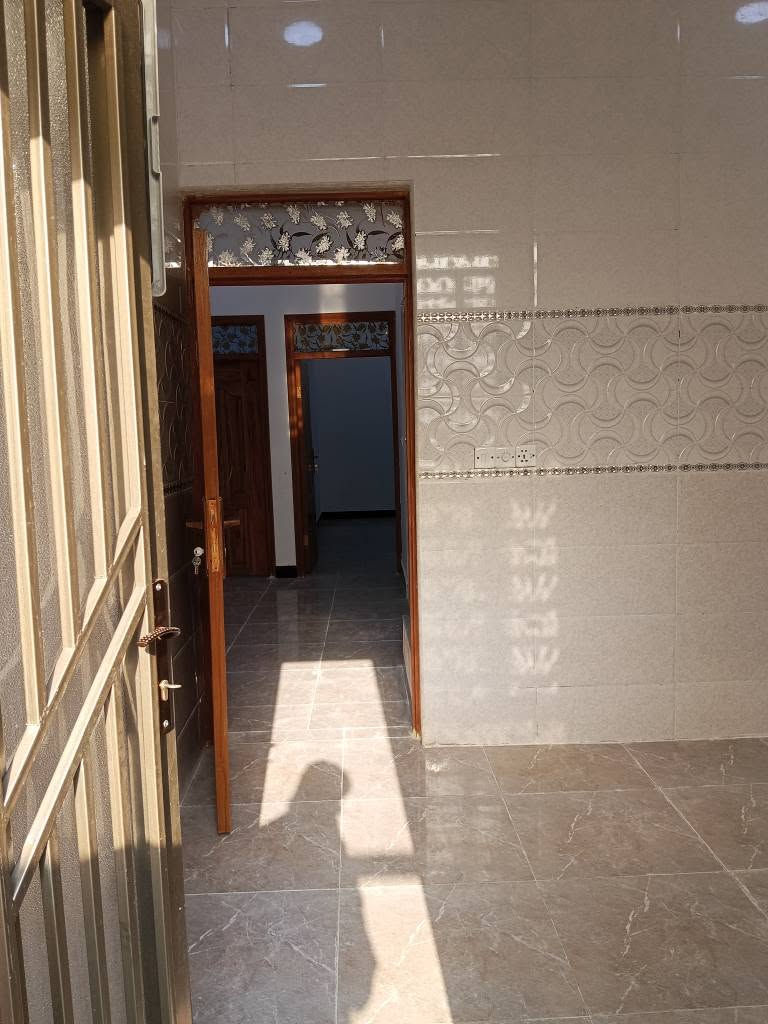بيت طابو زراعي للبيع 

في ابو خصيب طريق الصحراء 

مساحة البيت 100 متر 

السعر المطلوب 65 مليون وقابل للتفاوض 

لاستفسار تواصل على رقم 

*********** البصرة, العراق
