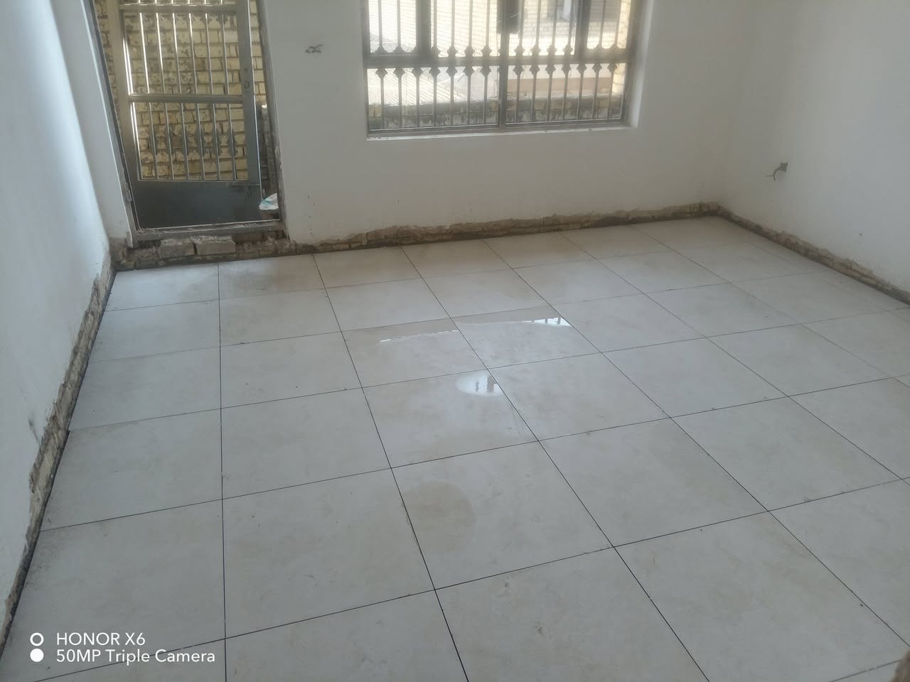 سلام عليكم خلفه تطبيك راضيات بورسلين *********** متفرغ حالين شتغل على يومي على المتر مكاني سبع البور البصام

نص مكتوب في الصور:
- HONOR X6
- 50MP Triple Camera
- O HONOR X6