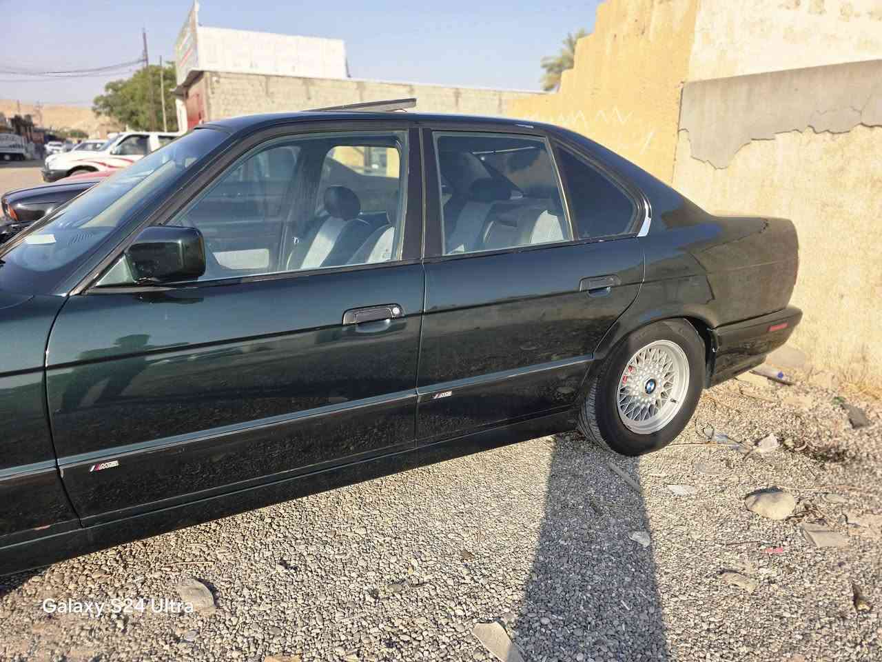 بي أم ٩٢ فول مواصفات  كير اوتماتيك. برده خلفي. سلايت  جام ٦ گير  تبريد ثلج. ويا سويج كير محرك شرط  كل شي  تايرات تاخم صدر  جديد كهرباي كله شغال  سعر ٧٥ بي مجال. رقم اربيل  شرط تحويل وكاله. ***********
