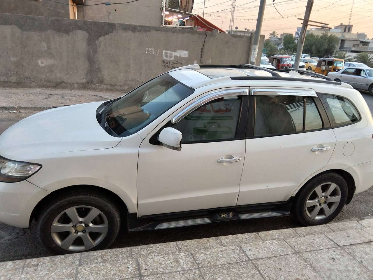 للبيع: هيونداي سنتافيا 2009
· الموديل: 2009
الرقم : بغداد
· المحرك: 2700  (V6) - عزم وقوة ممتازة.
وارد خليجي 
7 راكب
حالة السيارة:
🔧 المحرك والكير: بحالة ممتازة ومكفولين، يعملان بكفاءة عالية دون أي ملاحظات.
🪟 فتحة سقف: موجودة وتعمل بشكل طبيعي
مكان بغداد
#للتواصل خاص او ***********
